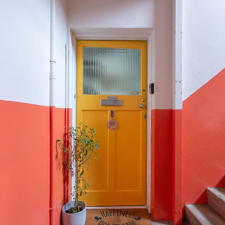 Bright & Spacious Double Room With Garden View- Close To Airport & City Centre Edimburgo Esterno foto