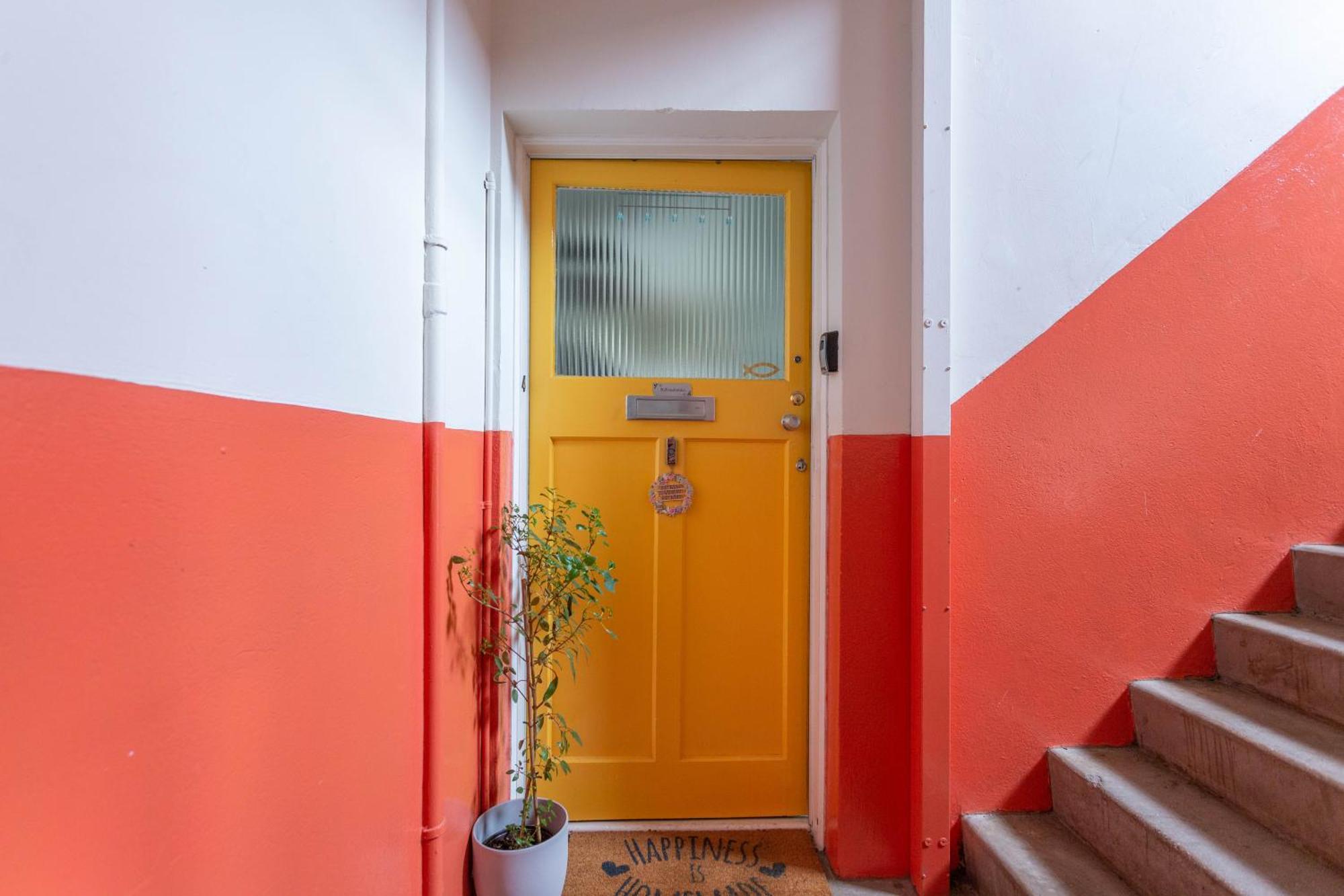 Bright & Spacious Double Room With Garden View- Close To Airport & City Centre Edimburgo Esterno foto